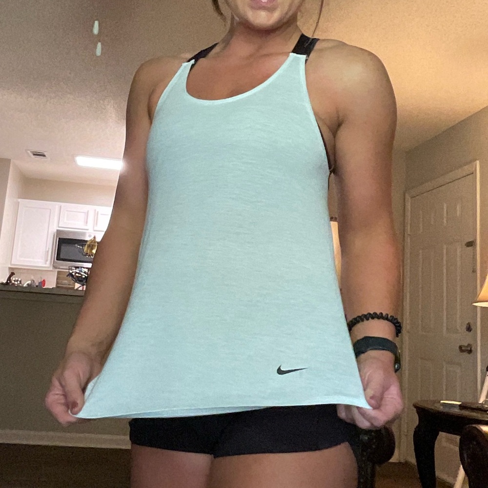 Nike drop it running tank